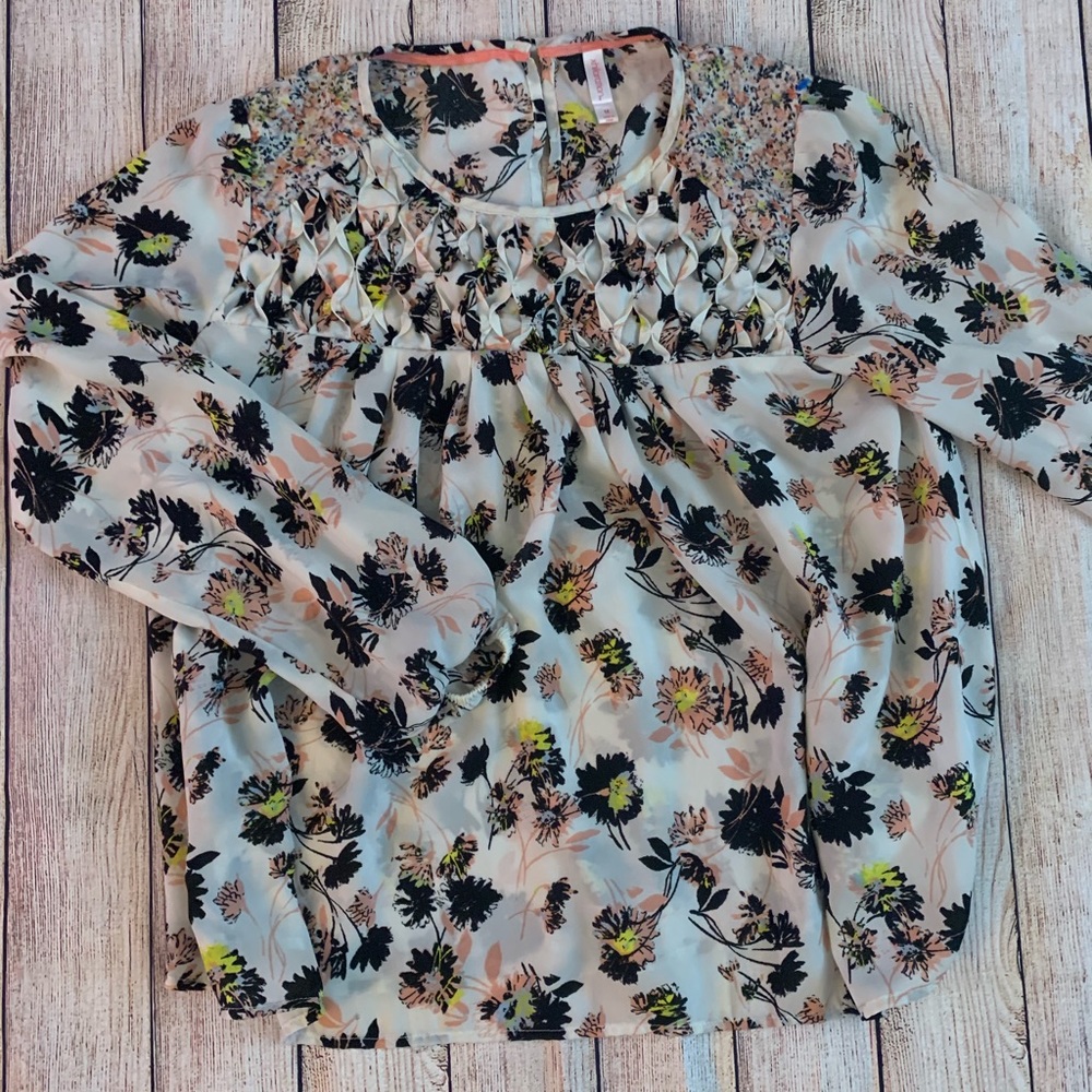 Long sleeved Floral Pattern Top